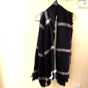 Old Navy Black and White and Gray Flannel Blanket Scarf
